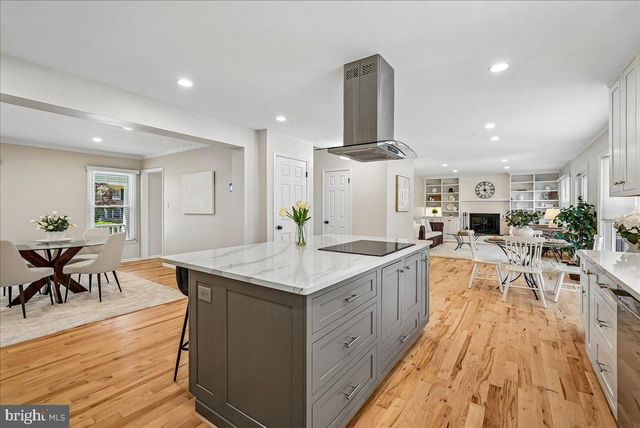 3632 GREAT LAUREL LN, Fairfax, VA 22033