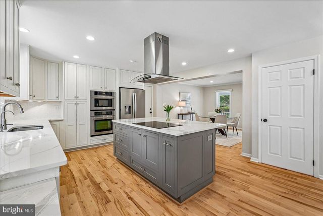 3632 GREAT LAUREL LN, Fairfax, VA 22033