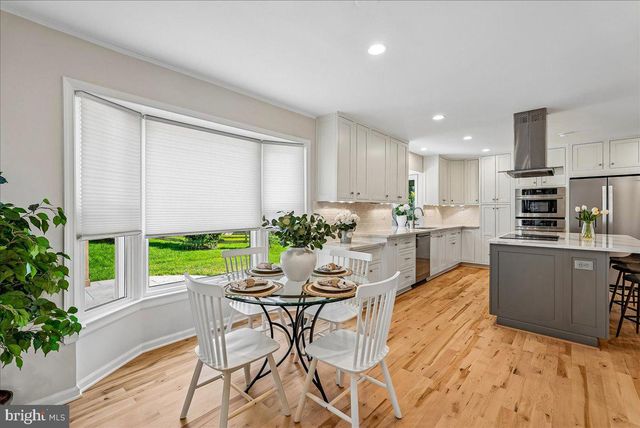 3632 GREAT LAUREL LN, Fairfax, VA 22033