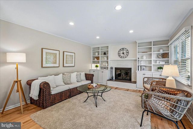 3632 GREAT LAUREL LN, Fairfax, VA 22033