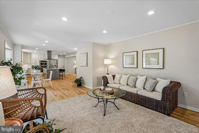 3632 GREAT LAUREL LN, Fairfax, VA 22033