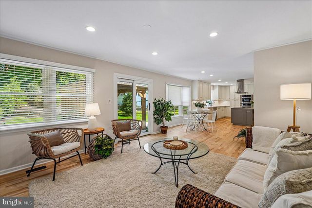 3632 GREAT LAUREL LN, Fairfax, VA 22033