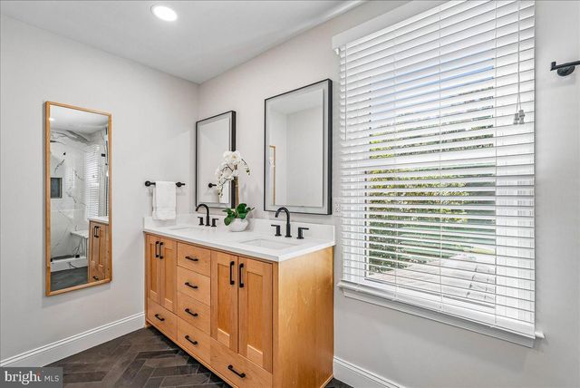 3632 GREAT LAUREL LN, Fairfax, VA 22033