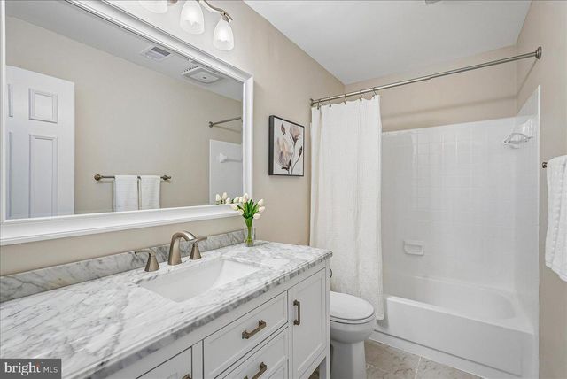 3632 GREAT LAUREL LN, Fairfax, VA 22033