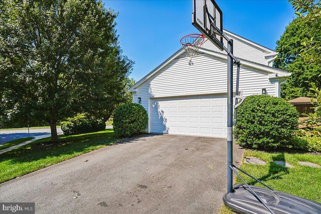 3632 GREAT LAUREL LN, Fairfax, VA 22033