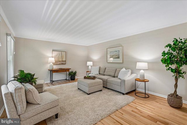 3632 GREAT LAUREL LN, Fairfax, VA 22033