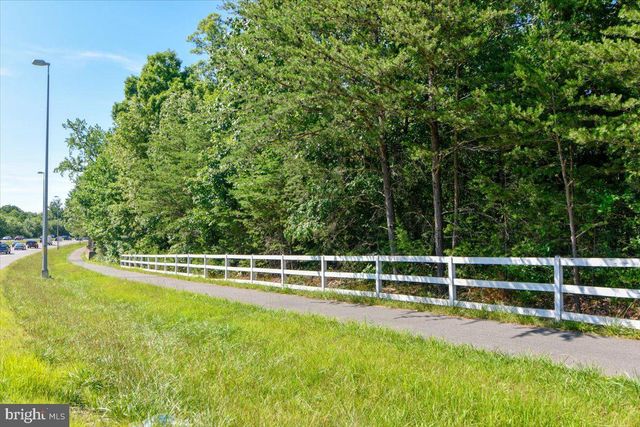 3632 GREAT LAUREL LN, Fairfax, VA 22033