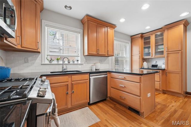 7848 Stanford Avenue, University City, MO 63130