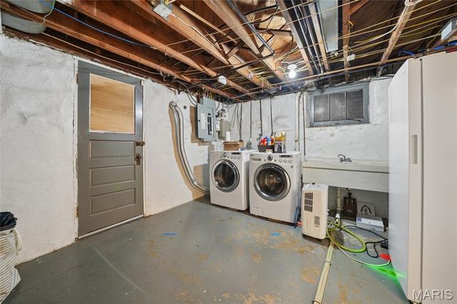 7848 Stanford Avenue, University City, MO 63130