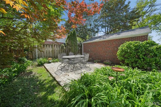 7848 Stanford Avenue, University City, MO 63130