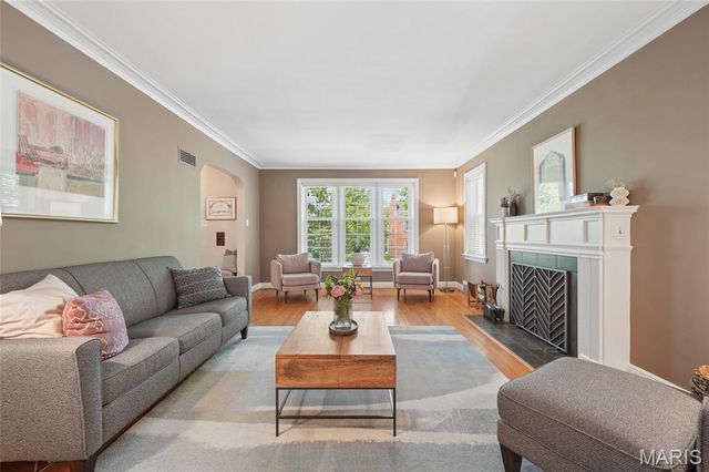 7848 Stanford Avenue, University City, MO 63130