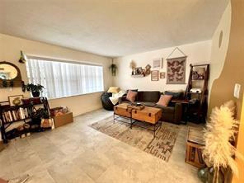 1100 SE 4TH Avenue 13, Deerfield Beach, FL 33441