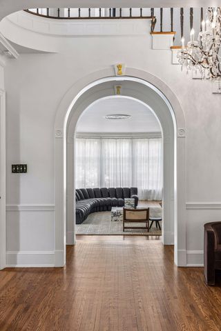 1122 Mount Curve Avenue, Minneapolis, MN 55403