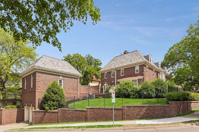 1122 Mount Curve Avenue, Minneapolis, MN 55403