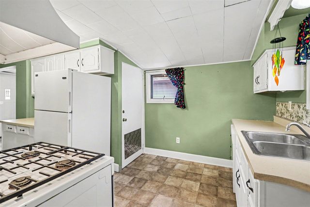 302 Exchange Street, Marshall, MI 49068