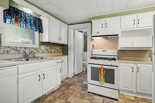 302 Exchange Street, Marshall, MI 49068