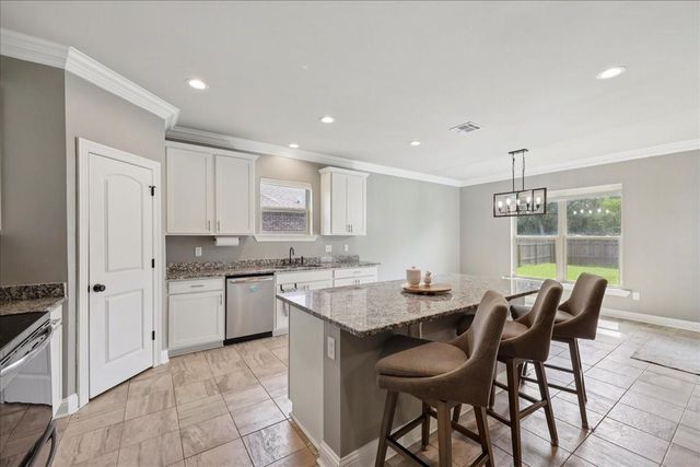 213 Zachary Lane, Bridge City, TX 77611