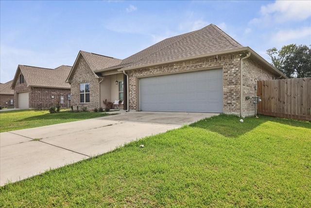 213 Zachary Lane, Bridge City, TX 77611