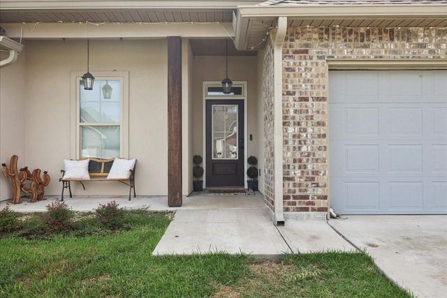 213 Zachary Lane, Bridge City, TX 77611