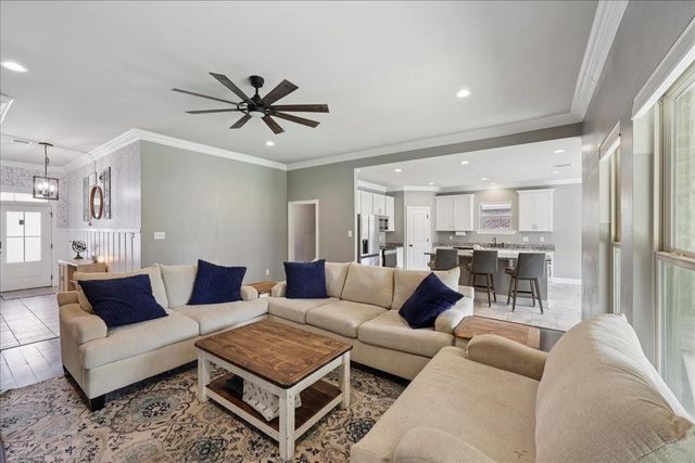 213 Zachary Lane, Bridge City, TX 77611