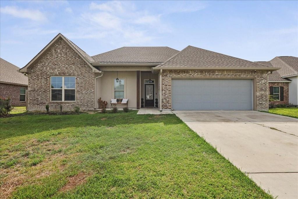 213 Zachary Lane, Bridge City, TX 77611