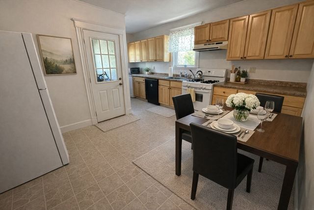 72 S Crescent Circuit 72, Boston, MA 02135