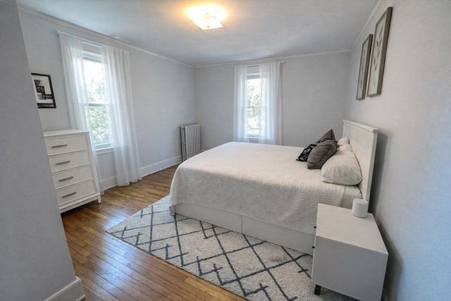 72 S Crescent Circuit 72, Boston, MA 02135