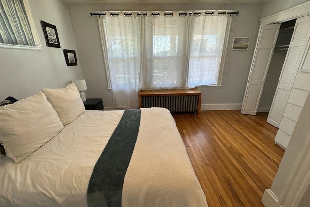 72 S Crescent Circuit 72, Boston, MA 02135