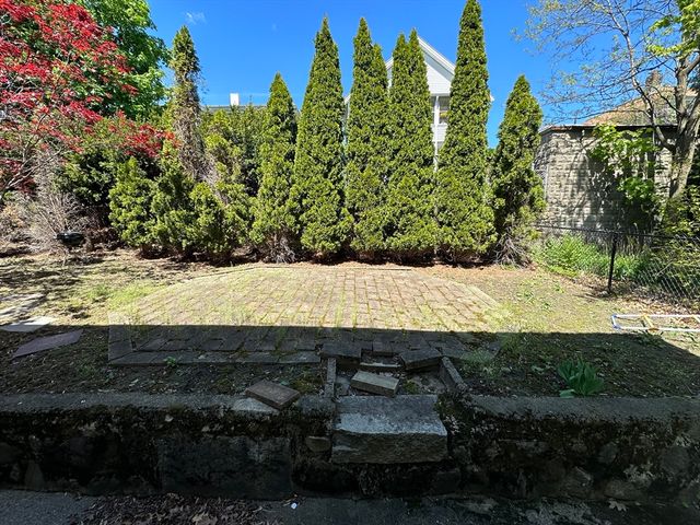 72 S Crescent Circuit 72, Boston, MA 02135