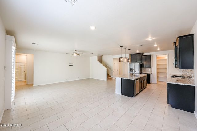 14090 W OLD OAK Lane, Surprise, AZ 85379