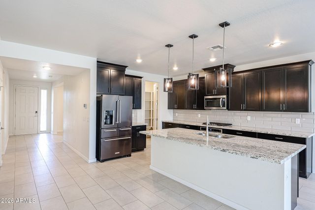 14090 W OLD OAK Lane, Surprise, AZ 85379