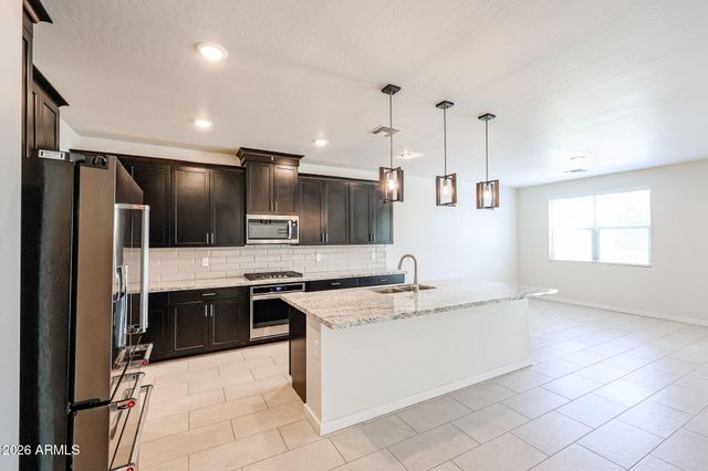 14090 W OLD OAK Lane, Surprise, AZ 85379