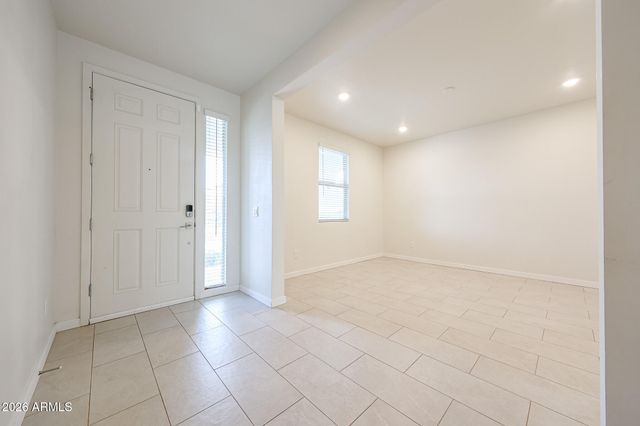 14090 W OLD OAK Lane, Surprise, AZ 85379