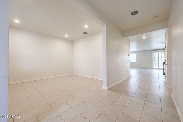 14090 W OLD OAK Lane, Surprise, AZ 85379