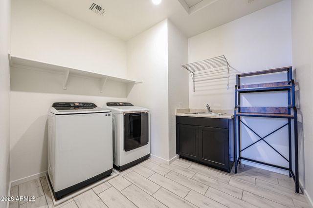 14090 W OLD OAK Lane, Surprise, AZ 85379
