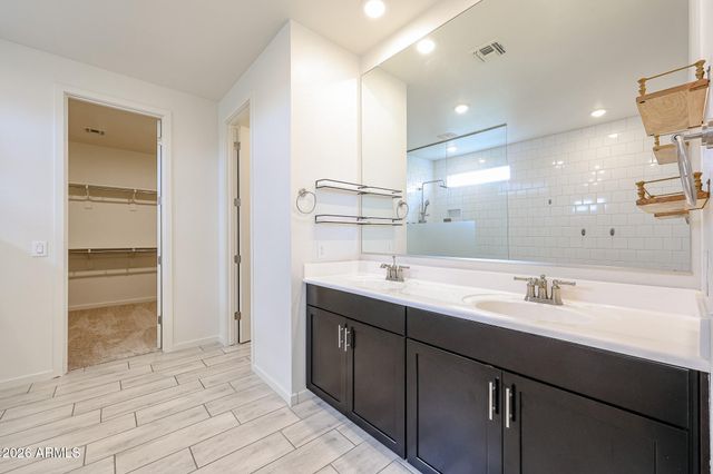 14090 W OLD OAK Lane, Surprise, AZ 85379
