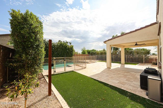 14090 W OLD OAK Lane, Surprise, AZ 85379