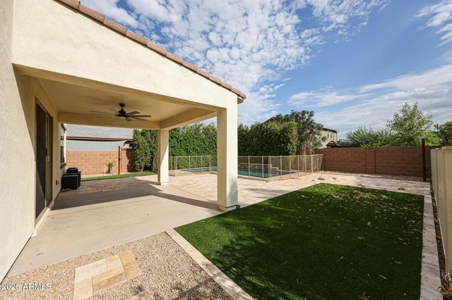 14090 W OLD OAK Lane, Surprise, AZ 85379