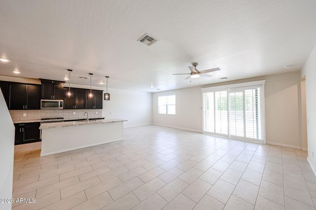 14090 W OLD OAK Lane, Surprise, AZ 85379