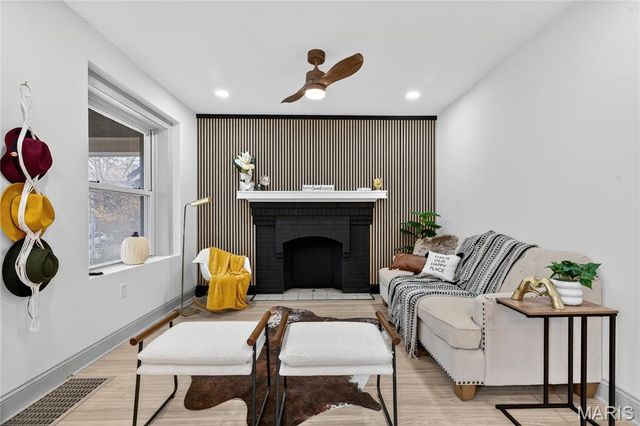 3120 Gurney Avenue, St Louis, MO 63116