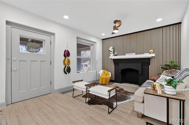 3120 Gurney Avenue, St Louis, MO 63116