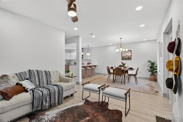 3120 Gurney Avenue, St Louis, MO 63116