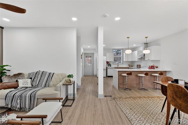 3120 Gurney Avenue, St Louis, MO 63116