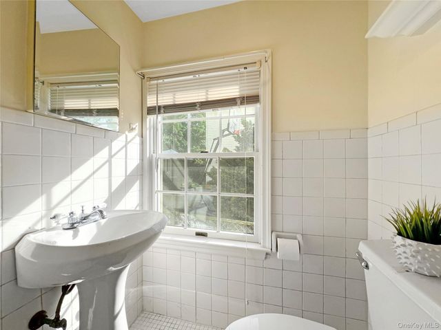 1311 Henry Avenue, Mamaroneck, NY 10543