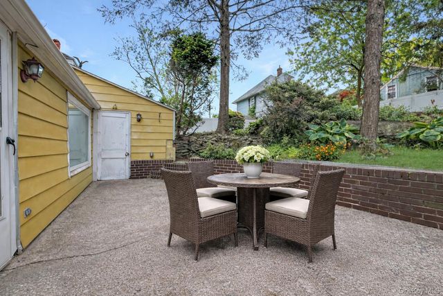 1311 Henry Avenue, Mamaroneck, NY 10543