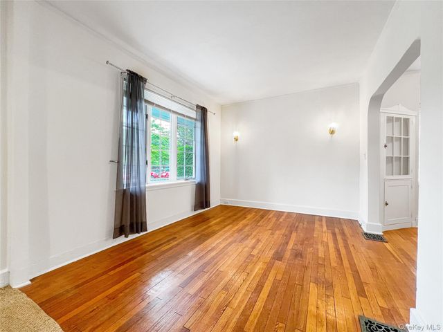 1311 Henry Avenue, Mamaroneck, NY 10543