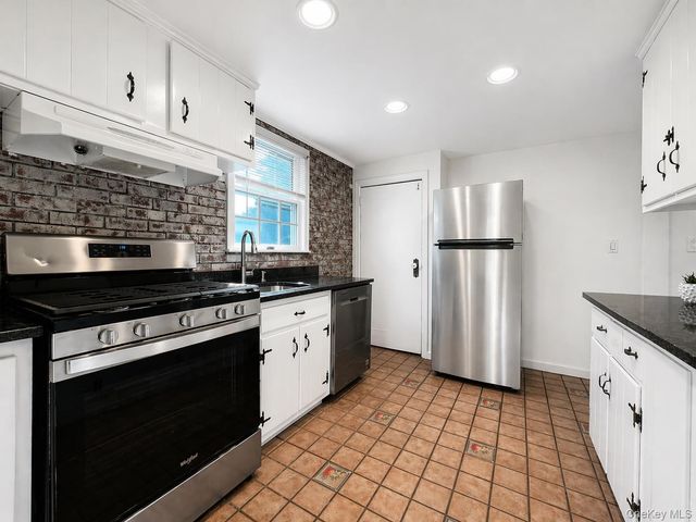 1311 Henry Avenue, Mamaroneck, NY 10543