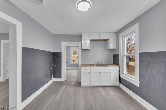 2037 W 98th Street, Cleveland, OH 44102