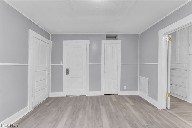 2037 W 98th Street, Cleveland, OH 44102