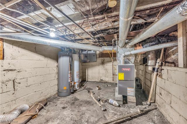 2037 W 98th Street, Cleveland, OH 44102